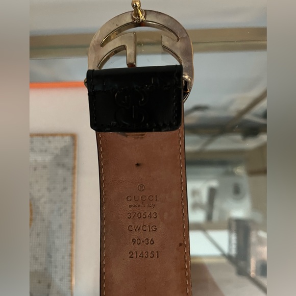 Authentic Gucci Signature Leather Belt - Picture 5 of 6